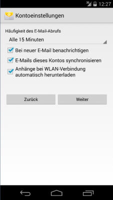 Nachdem die Servereinstellungen festgelegt wurden, können nun noch die Häufigkeit des E-Mail-Abrufs sowie ein paar andere Optionen eingestellt werden.