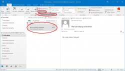 Markieren Sie die e-Mail (1) die weitergeleitet werden soll. Im Menüband Start aus dem Bereich Antworten klicken Sie auf den Button "Weitere" (2). Wählen Sie den Eintrag "Als Anlage weiterleiten" (3).